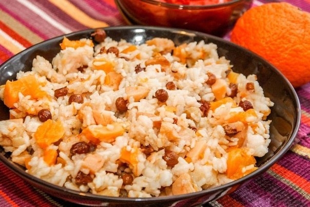 Постный плов с тыквой и сухофруктами
