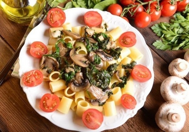 Паста с грибами и шпинатом