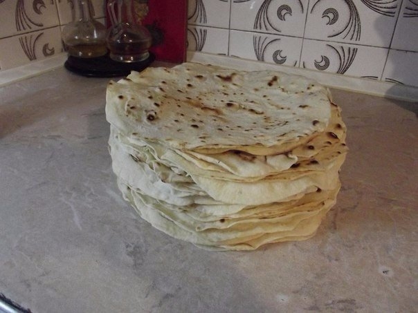 Я очень люблю ЛАВАШ. Но в магазине он не очень вкусный, долго искала рецепт, вот наконец то нашла. Т