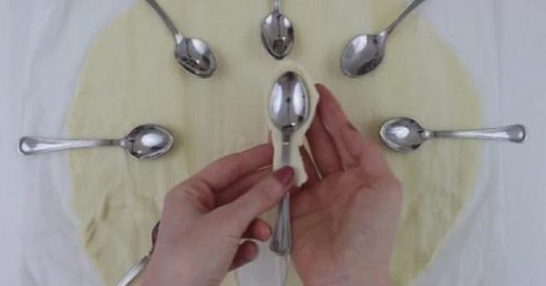 Она заворачивает ложечки в тесто и отправляет в духовку… Результат?