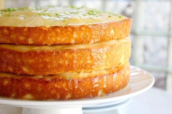 Замечательный летний пирог «Чабела» с абрикосовым джемом.