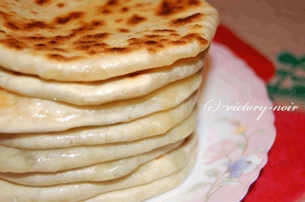 Невероятно вкусная вещь - хичины с сыром и зеленью, и еще с картошкой и зеленью