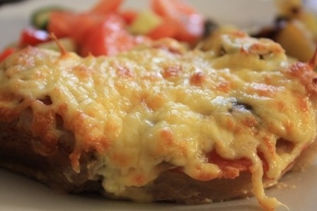 Очень похоже на мясо по-французски, но я сделала несколько изменений в приготовлении это блюда! Мясо