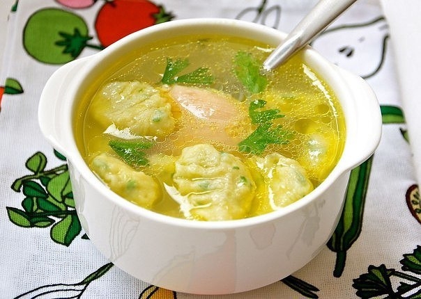КЛЁЦКИ С КУРИНЫМ БУЛЬОНОМ