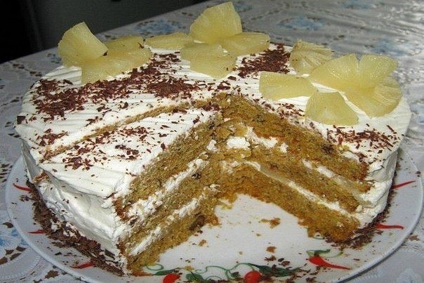 Морковный торт с ананасами и грецкими орехами