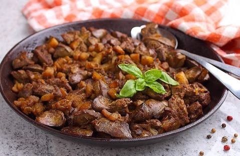 Карри с куриной печенью и яблоком