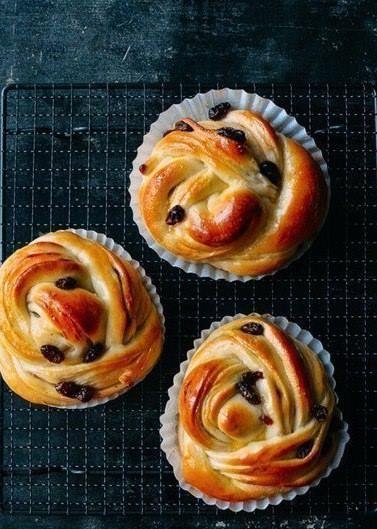 Булочки с изюмом Их обожают все, кто пробует!
