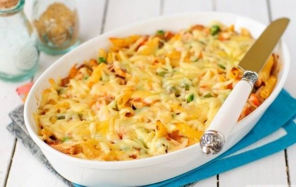 Запеканка из цветной капусты с горошком и сладким перцем