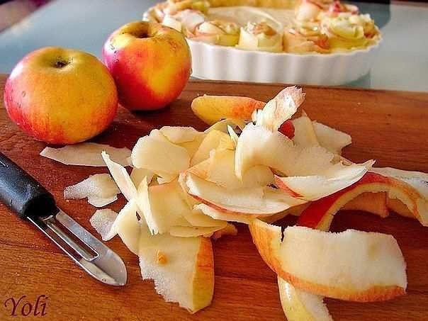 Яблочный пирог с розочками. Кулинарная идея! Ингредиенты: для теста: 125 гр мягкого сливочного масла 3 суп. ложки с верхом сахарной пудры 1 яйцо 1 пакетик ванилии 1 ч.л. апельсиновой цедры 100 гр. молотого мендаля 150 гр муки (у меня ушло почти 200 гр.) д Яблочный пирог с розочками. Кулинарная идея! Ингредиенты: для теста: 125 гр мягкого сливочного масла 3 суп. ложки с верхом сахарной пудры 1 яйцо 1 пакетик ванилии 1 ч.л. апельсиновой цедры 100 гр. молотого мендаля 150 гр муки (у меня ушло почти 200 гр.) д