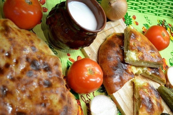 Осетинские пироги «Картофджын» – пирог с картошкой . Осетинские пироги «Картофджын» – пирог с картошкой .