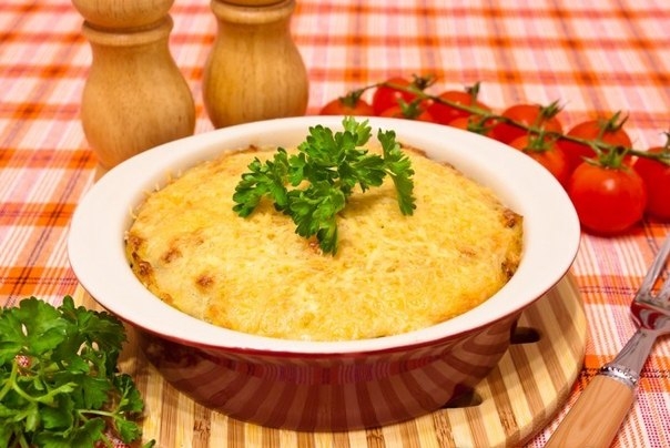 Запеканка с куриным филе, грибами и картофельным пюре Запеканка с куриным филе, грибами и картофельным пюре
