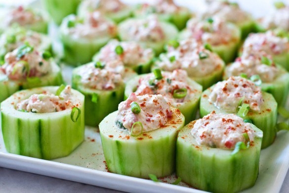 Эта необычная закуска отлично подходит для вечеринок. Во-первых, она вкусная, во-вторых, ее можно разносить на больших подносах, а в-третьих, закуска отлично хранится некоторое время при комнатной температуре. Эта необычная закуска отлично подходит для вечеринок. Во-первых, она вкусная, во-вторых, ее можно разносить на больших подносах, а в-третьих, закуска отлично хранится некоторое время при комнатной температуре.