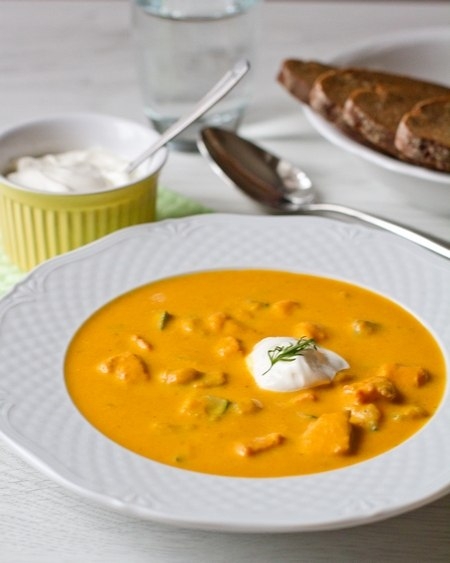 Морковный суп с лососем