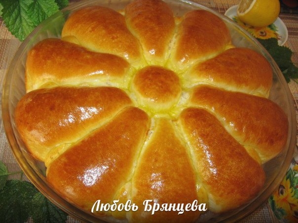 ДРОЖЖЕВОЙ ПИРОГ С КУРИЦЕЙ И ПОМИДОРАМИ