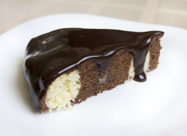 Вкуснейший шоколадно-творожный мягкий пирог