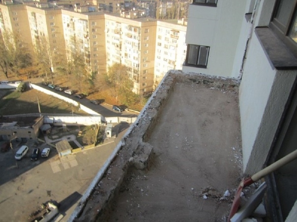 Как проходит демонтаж старых балконов.