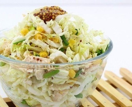Салат с пекинской капустой и кукурузой