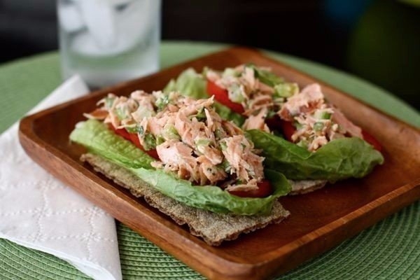 Фитнес-салат с лососем