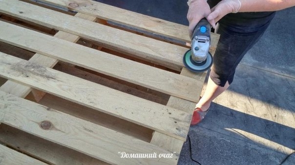 Как с помощью обычных поддонов превратить дачу в место мечты