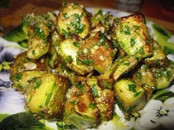 Такое блюдо из кабачков заслуживает "5+": вкуснее мяса. Такое блюдо из кабачков заслуживает "5+": вкуснее мяса.