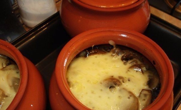 МЯСО В ГОРШОЧКАХ С КАРТОФЕЛЕМ