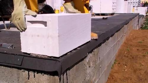 Укладка газобетонных блоков