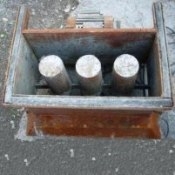 Пустотные блоки шлакоблока довольно таки объемны, но легки, очень удобны при быстром возведении здан
