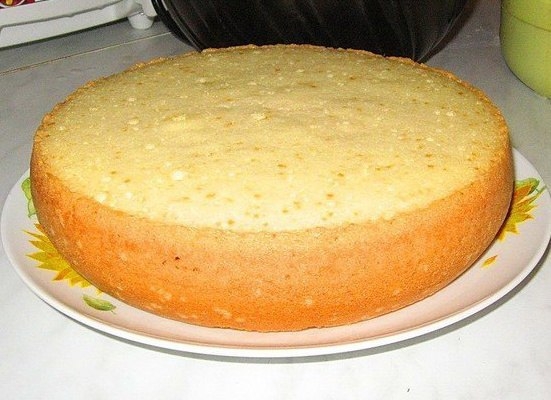 Ванильный бисквит на кипятке в мультиварке