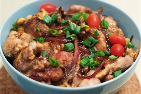 &bull;Оякодон (японский омлет с рисом и курицей)&bull;