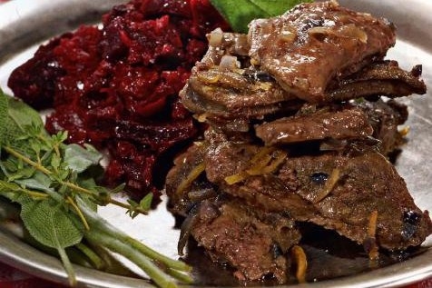Говяжья печенка с красным луком