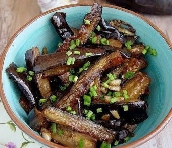 Быстрая закуска из баклажанов.