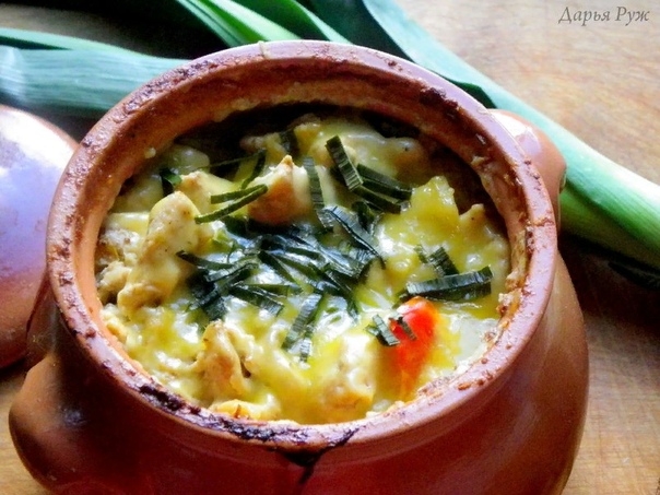Курица под сметано-сырной шапкой Курица под сметано-сырной шапкой