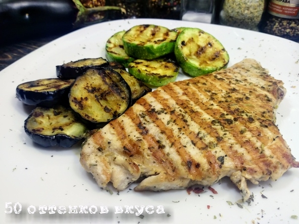 Еда с мужским характером: просто, вкусно, полезно! Жареное на сковороде гриль мясо с овощами.