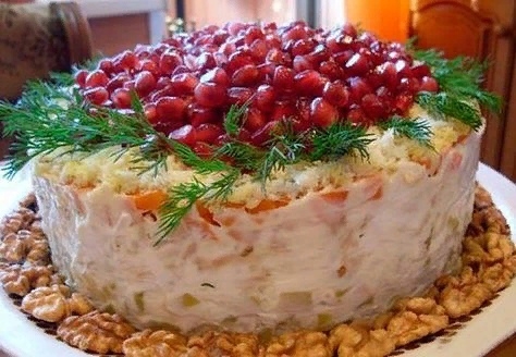 Вкуснейший слоеный салат «Красная шапочка» Вкуснейший слоеный салат «Красная шапочка»