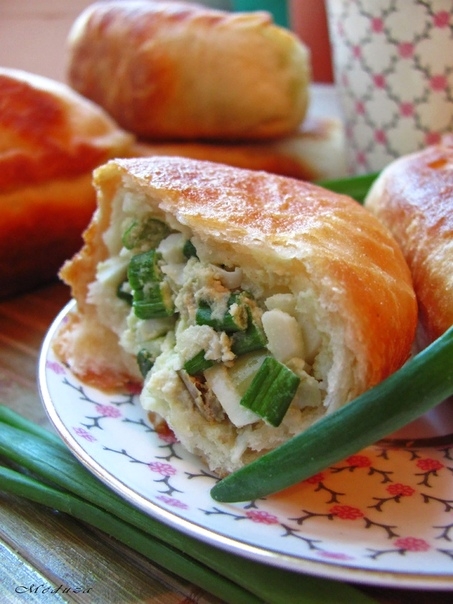 Пирожки с луком и яйцом, просто и вкусно!