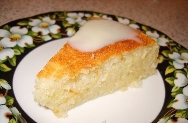 Очень вкусный и сочный манно-яблочный пирог. Очень вкусный и сочный манно-яблочный пирог.