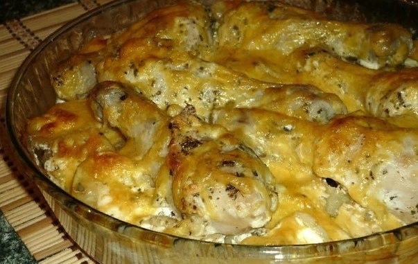 Картофель с куриными ножками в духовке
