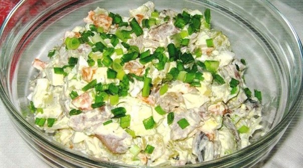 Салат &laquo;Прибой&raquo; с селедочкой. Простой и очень вкусный!