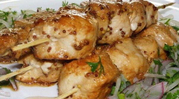 Сочный и безумно вкусный шашлык из курицы, приготовленный в духовке Сочный и безумно вкусный шашлык из курицы, приготовленный в духовке