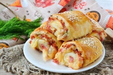 Закусочные слойки-рулетики Закусочные слойки-рулетики