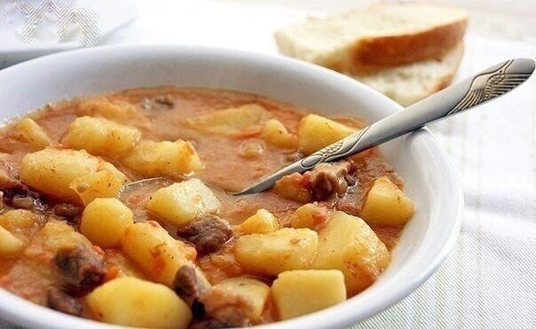 Картошечка, тушенная с мясом (как в д/садике). Картошечка, тушенная с мясом (как в д/садике).