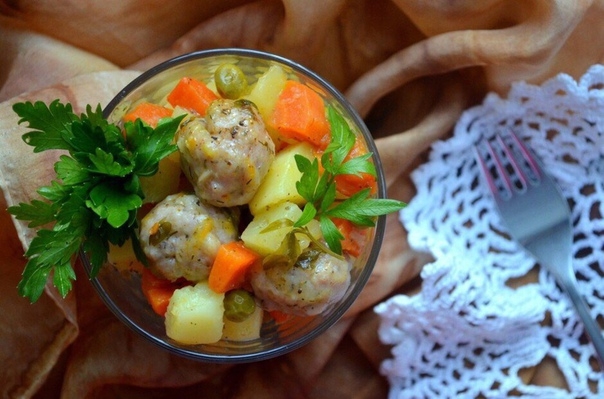 Овощное рагу с куриными шариками Овощное рагу с куриными шариками