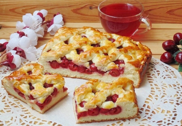 Сдобный пирог с вишней