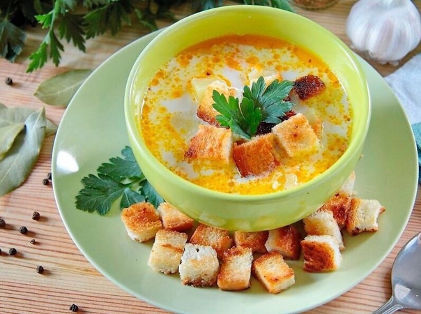 Суп с курицей, рисом и плавленым сыром Суп с курицей, рисом и плавленым сыром
