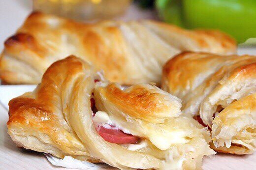 Косички с колбасой и сыром Косички с колбасой и сыром