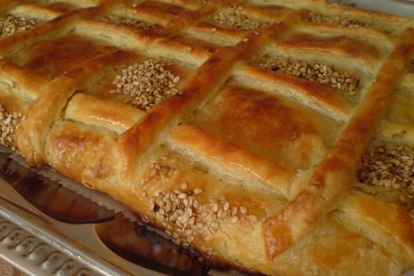 Румынский пирог с мясным фаршем Румынский пирог с мясным фаршем