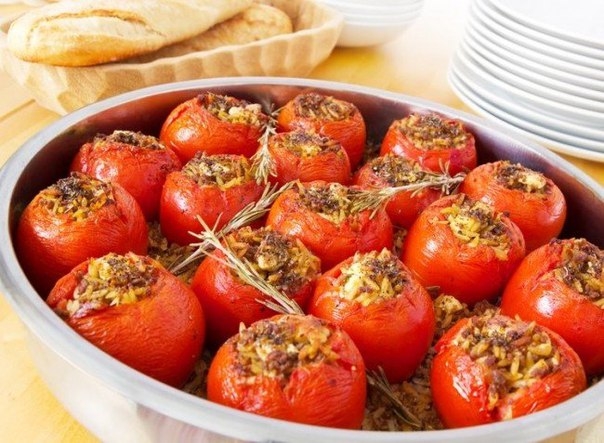 Запеченные помидоры с мясом