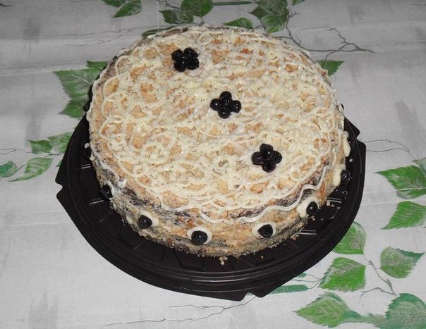 Шоколадный торт с черникой