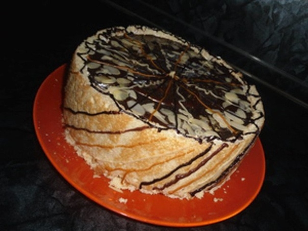 МИНДАЛЬНЫЙ ТОРТ СО СЛИВОЧНЫМ КРЕМОМ И ЛИЧИ