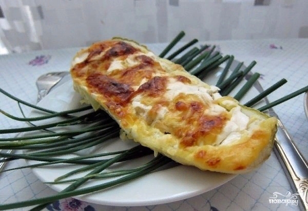 Кабачки в духовке, фаршированные мясом